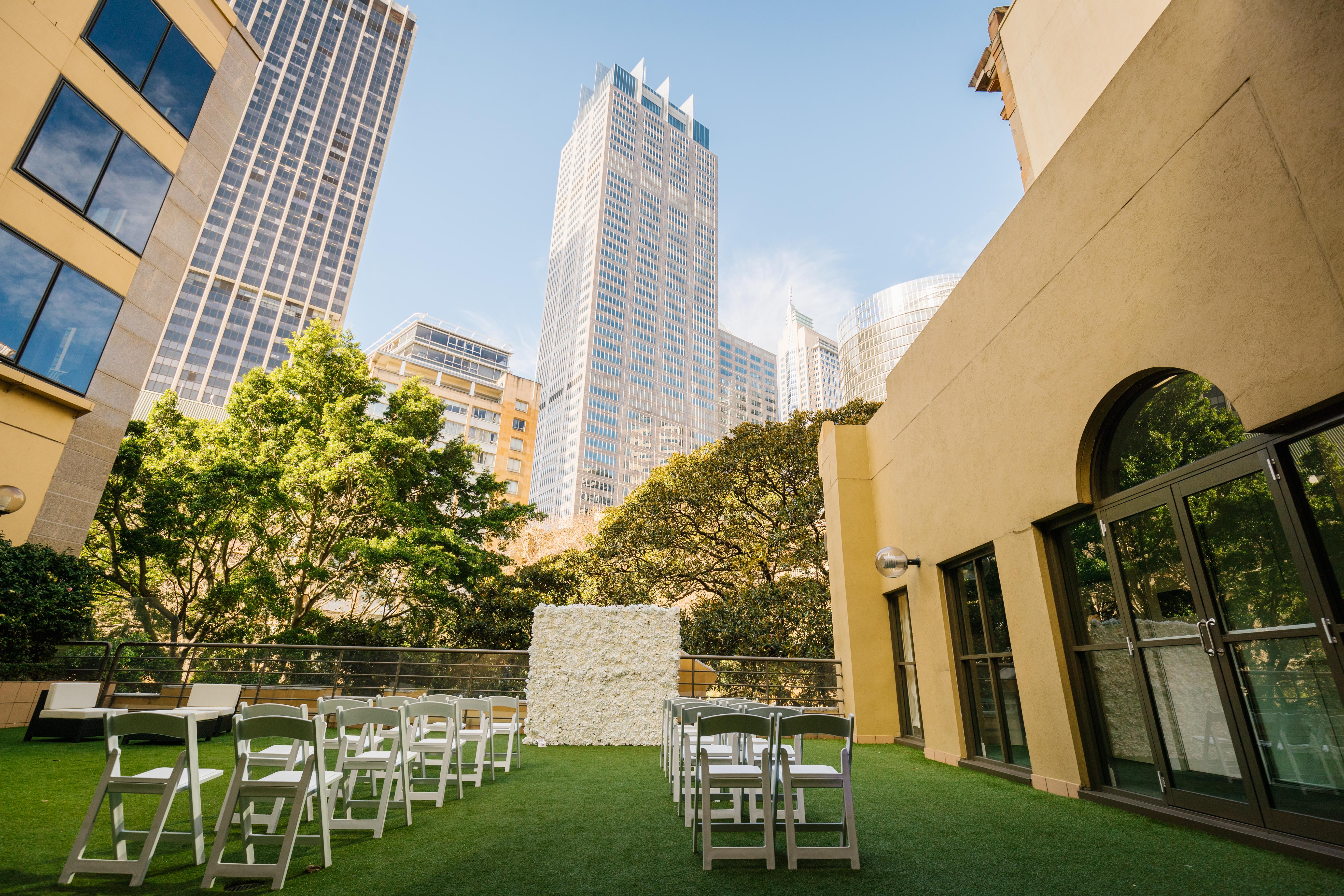 Sydney Harbour Marriott Hotel At Circular Quay Exteriér fotografie The rooftop garden at the San Diego Marriott