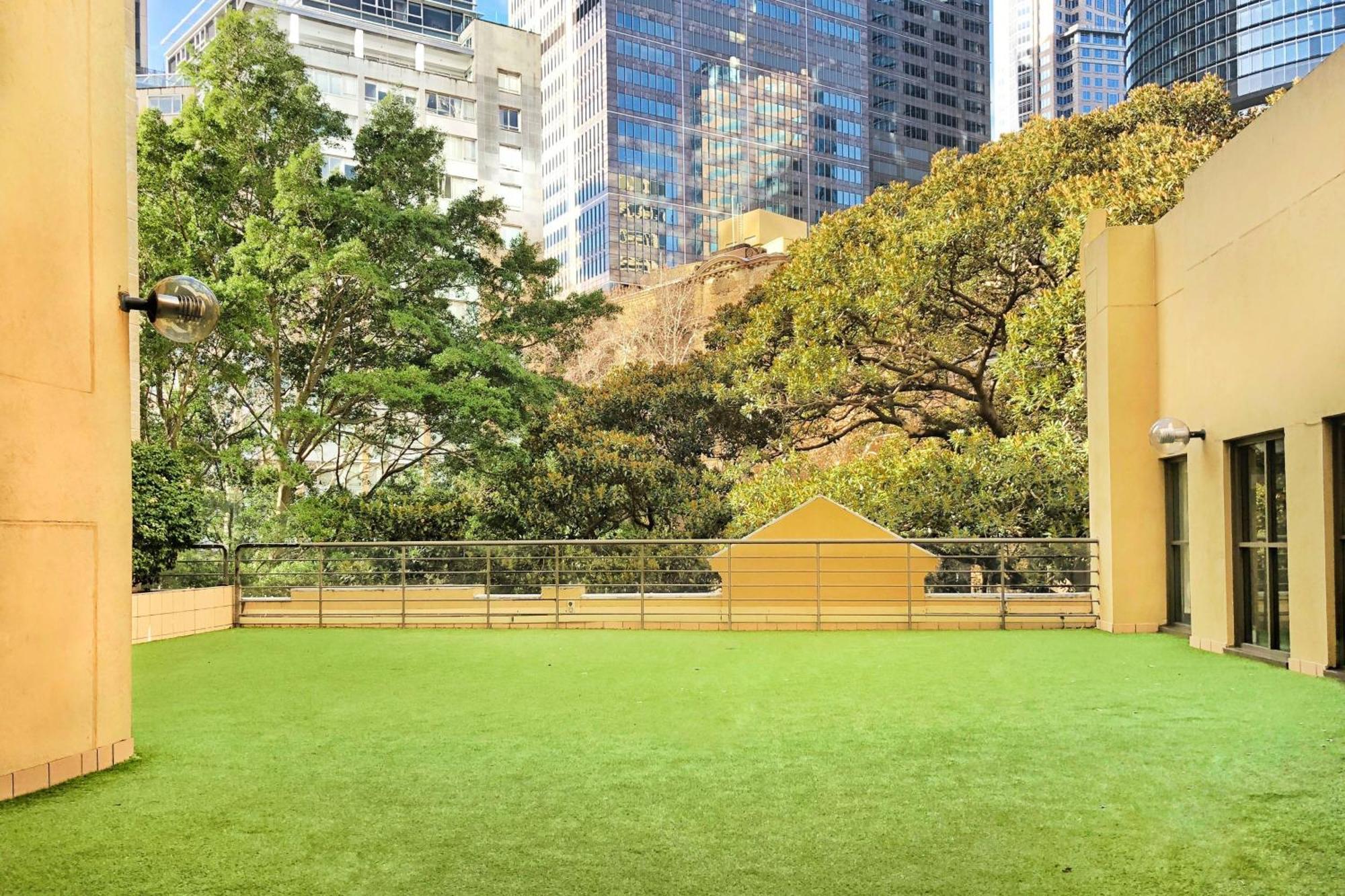 Sydney Harbour Marriott Hotel At Circular Quay Exteriér fotografie The rooftop garden